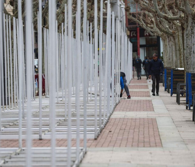 Empieza el montaje de los puestos de Logrostock